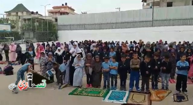 فيديو: طلاب مدرسة جنة ابن رشد يؤدون صلاة الاستسقاء في ساحة المدرسة بعد انحباس الامطار 